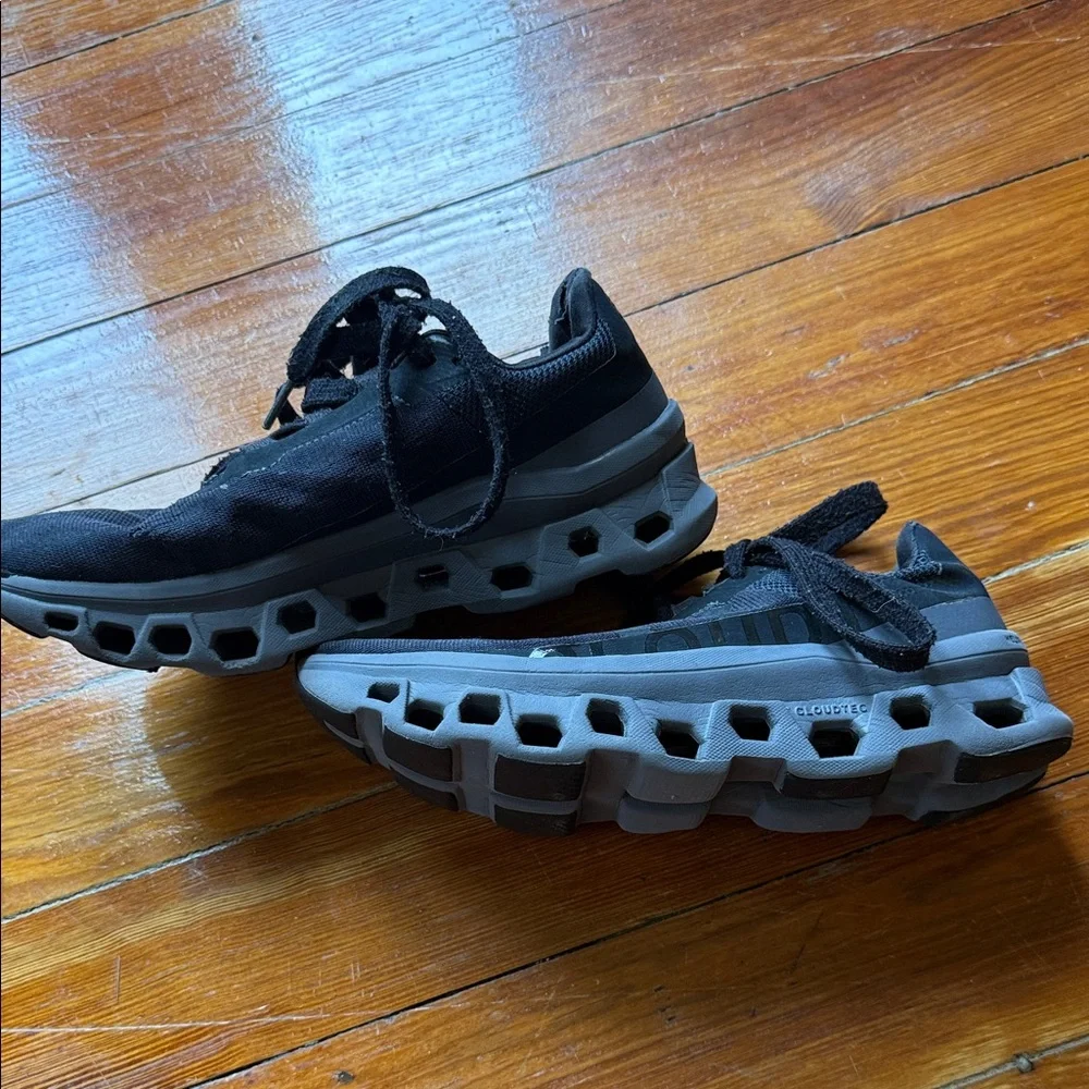 On Running Black Women’s Athletic Running Shoes